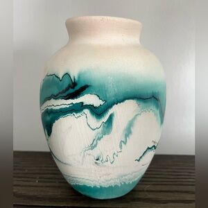 NEMADJI Vintage Teal and Cream Swirl Ceramic Vase (6 1/4 inch)